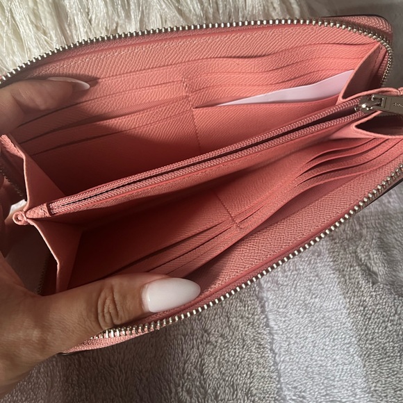Pink Coach wallet - Picture 4 of 5